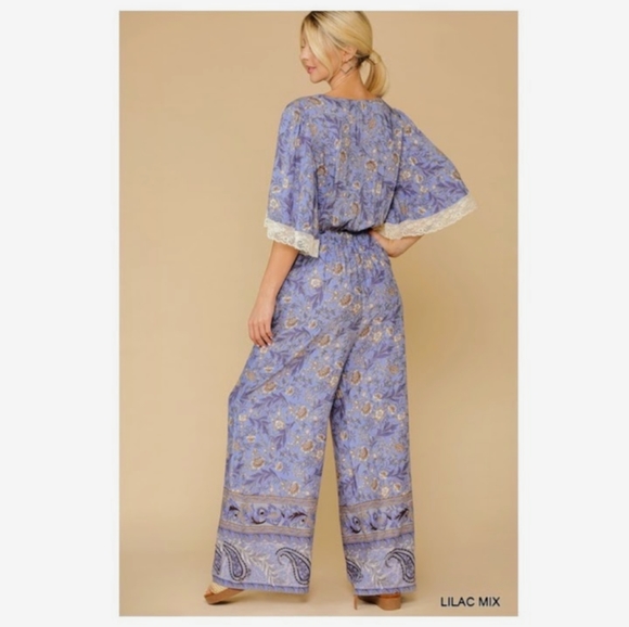 NEW !Small & Med! size only Available your choice in this great jumper Hurry - Picture 2 of 3